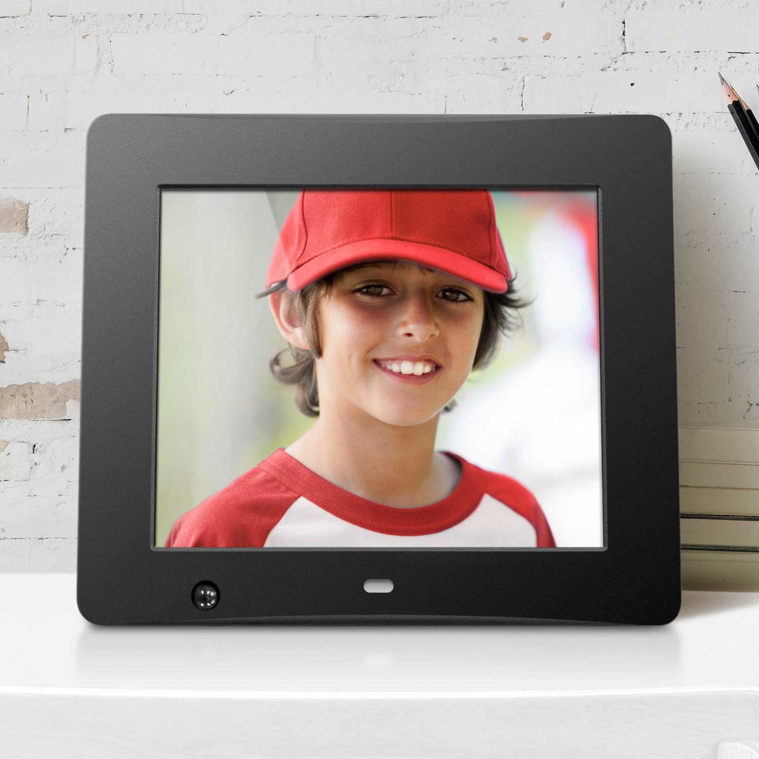 aluratek 8 digital photo frame motion sensor 4gb environment