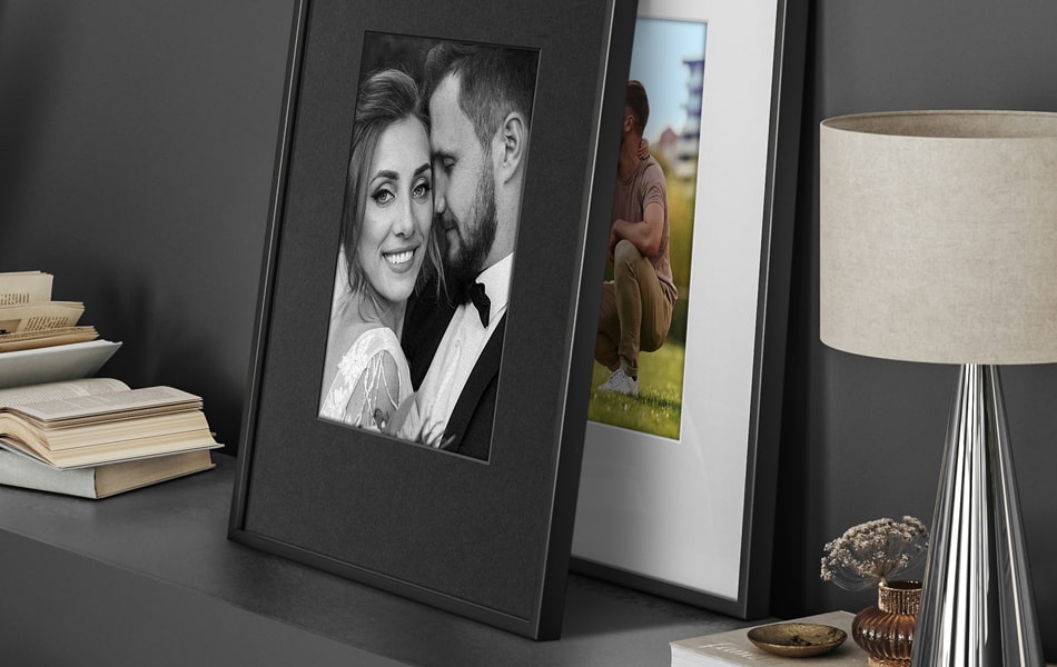 aluratek epaper wifi digital photo frame interchangeable mattes